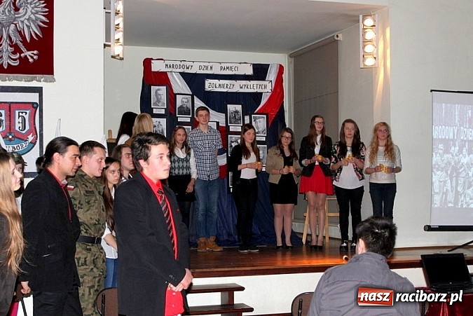 Zdjęcie w galerii na portalu naszraciborz.pl: Wieczornica ku pamięci Żołnierzy Wyklętych wiadomości z regionu