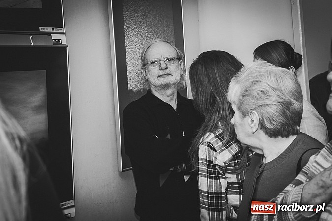 Zdjęcie w galerii na portalu naszraciborz.pl: Zatrzymane w kadrze - wystawa fotograficzna w Galerii Gawra na 10 lat Fotonu wiadomości z regionu