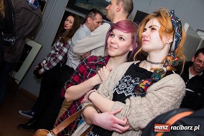 Zdjęcie w galerii na portalu naszraciborz.pl: Zatrzymane w kadrze - wystawa fotograficzna w Galerii Gawra na 10 lat Fotonu wiadomości z regionu