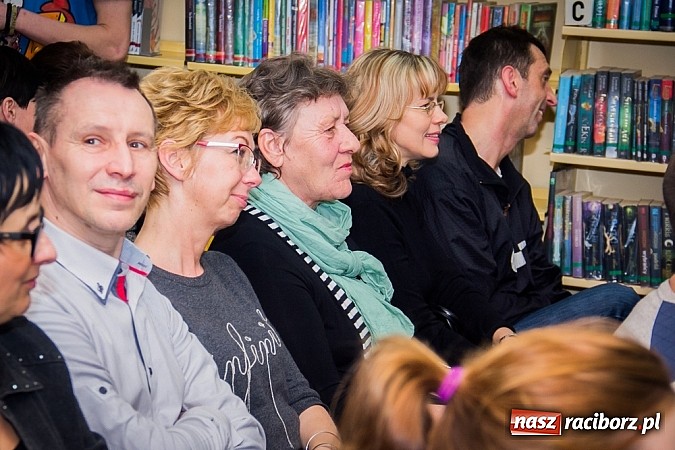 Zdjęcie w galerii na portalu naszraciborz.pl: Zatrzymane w kadrze - wystawa fotograficzna w Galerii Gawra na 10 lat Fotonu wiadomości z regionu