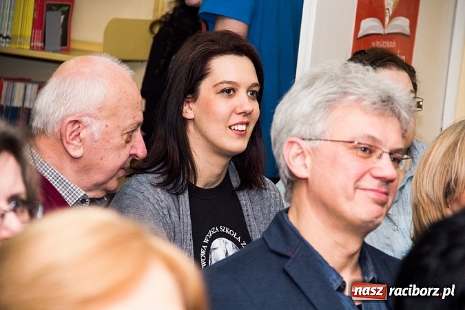 Zdjęcie w galerii na portalu naszraciborz.pl: Zatrzymane w kadrze - wystawa fotograficzna w Galerii Gawra na 10 lat Fotonu wiadomości z regionu