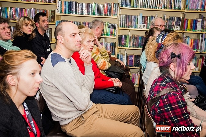Zdjęcie w galerii na portalu naszraciborz.pl: Zatrzymane w kadrze - wystawa fotograficzna w Galerii Gawra na 10 lat Fotonu wiadomości z regionu