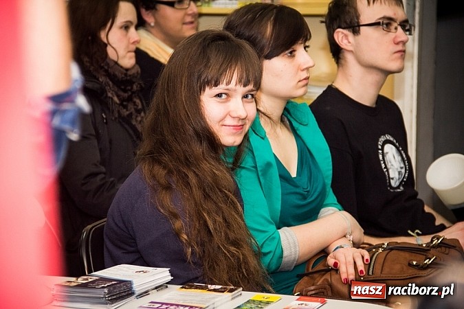 Zdjęcie w galerii na portalu naszraciborz.pl: Zatrzymane w kadrze - wystawa fotograficzna w Galerii Gawra na 10 lat Fotonu wiadomości z regionu