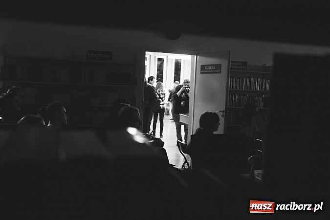 Zdjęcie w galerii na portalu naszraciborz.pl: Zatrzymane w kadrze - wystawa fotograficzna w Galerii Gawra na 10 lat Fotonu wiadomości z regionu