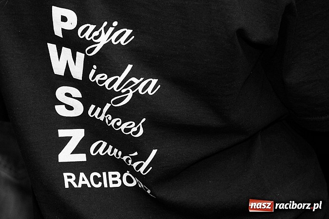 Zdjęcie w galerii na portalu naszraciborz.pl: Zatrzymane w kadrze - wystawa fotograficzna w Galerii Gawra na 10 lat Fotonu wiadomości z regionu