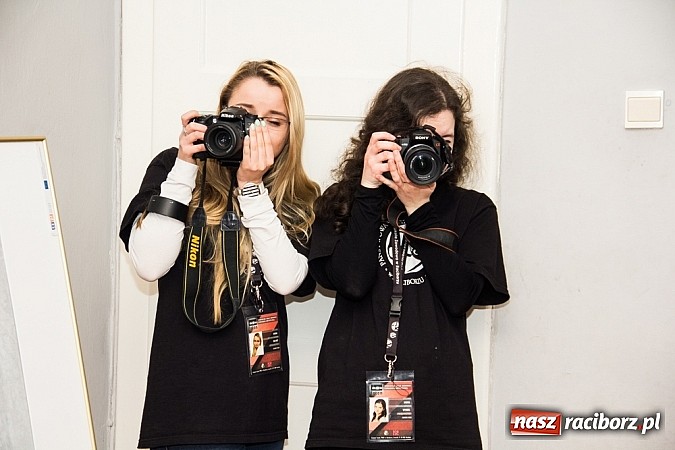 Zdjęcie w galerii na portalu naszraciborz.pl: Zatrzymane w kadrze - wystawa fotograficzna w Galerii Gawra na 10 lat Fotonu wiadomości z regionu