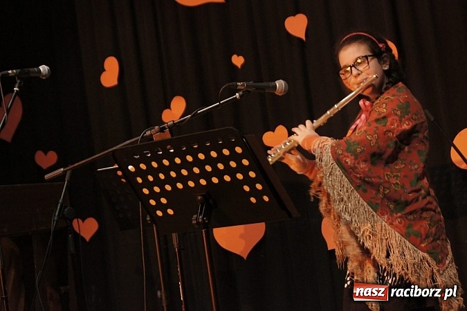 Zdjęcie w galerii na portalu naszraciborz.pl: Miłosny wieczór z Atlantydą w RCK wiadomości z regionu