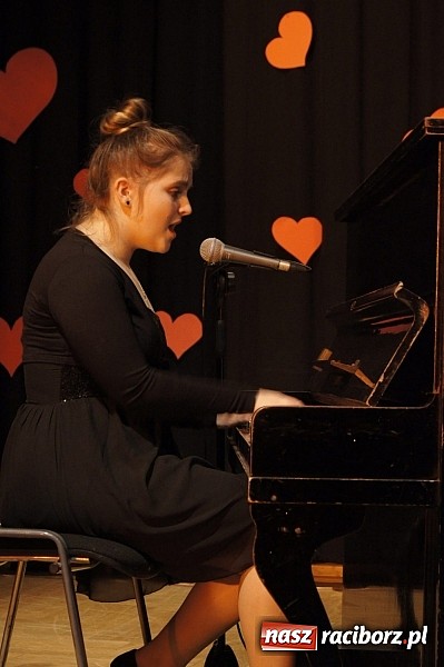 Zdjęcie w galerii na portalu naszraciborz.pl: Miłosny wieczór z Atlantydą w RCK wiadomości z regionu