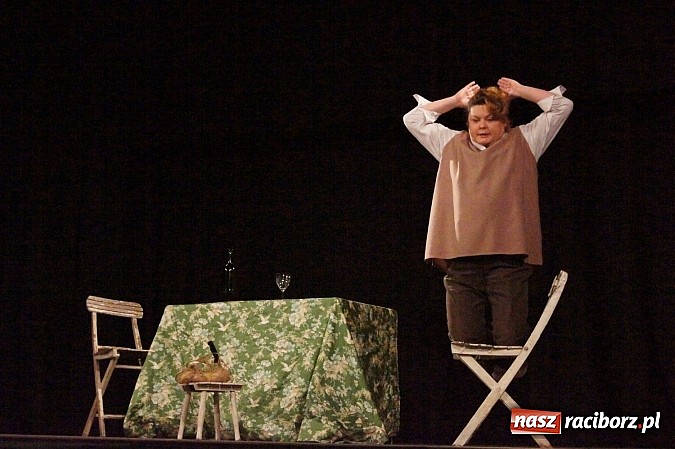 Zdjęcie w galerii na portalu naszraciborz.pl: Słodko-gorzka Shirley na deskach Strzechy wiadomości z regionu