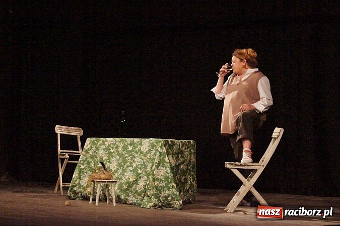 Zdjęcie w galerii na portalu naszraciborz.pl: Słodko-gorzka Shirley na deskach Strzechy wiadomości z regionu