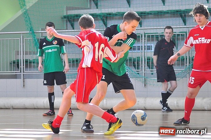 Zdjęcie w galerii na portalu naszraciborz.pl: Naprz&oacute;d Borucin z pucharem prezesa podokręgu wiadomości z regionu