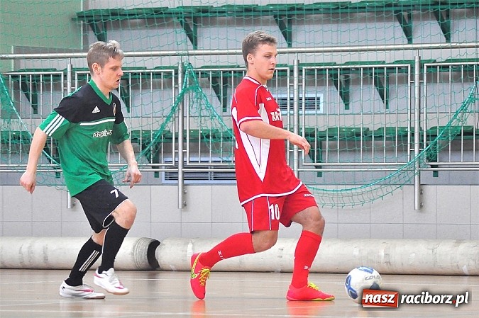 Zdjęcie w galerii na portalu naszraciborz.pl: Naprz&oacute;d Borucin z pucharem prezesa podokręgu wiadomości z regionu