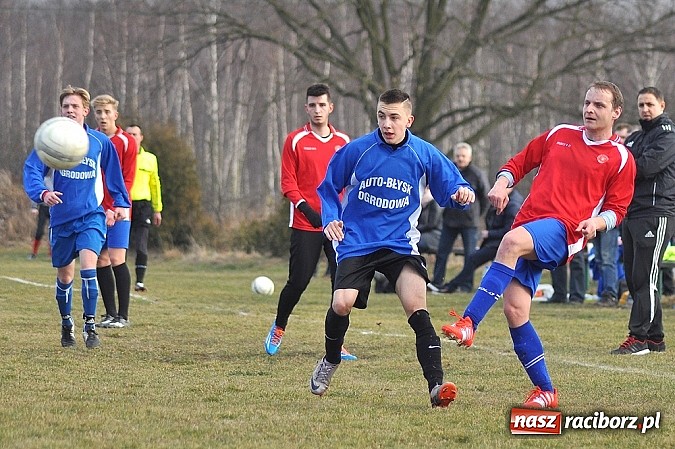 Zdjęcie w galerii na portalu naszraciborz.pl: Sparing: Unia gorsza o jedno trafienie wiadomości z regionu
