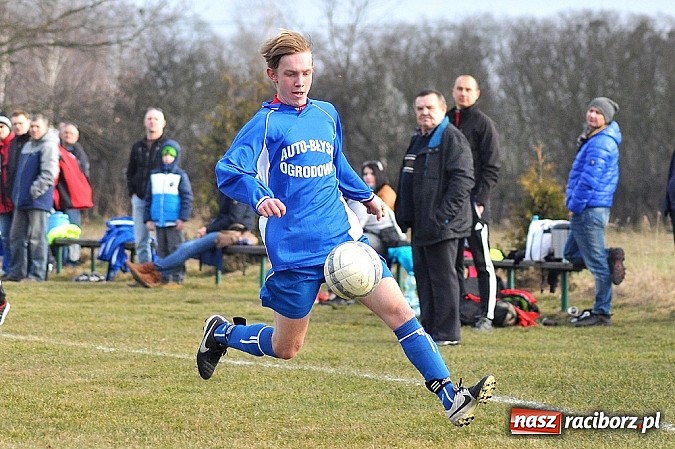Zdjęcie w galerii na portalu naszraciborz.pl: Sparing: Unia gorsza o jedno trafienie wiadomości z regionu