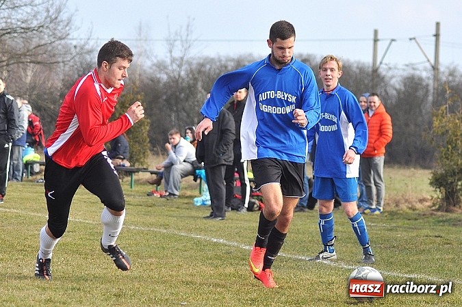 Zdjęcie w galerii na portalu naszraciborz.pl: Sparing: Unia gorsza o jedno trafienie wiadomości z regionu