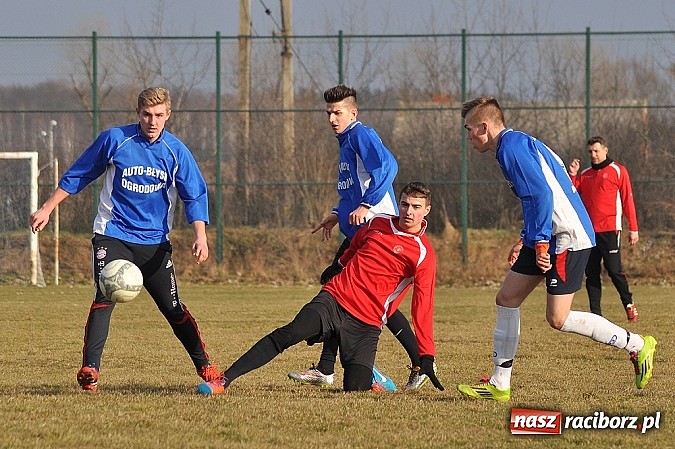 Zdjęcie w galerii na portalu naszraciborz.pl: Sparing: Unia gorsza o jedno trafienie wiadomości z regionu