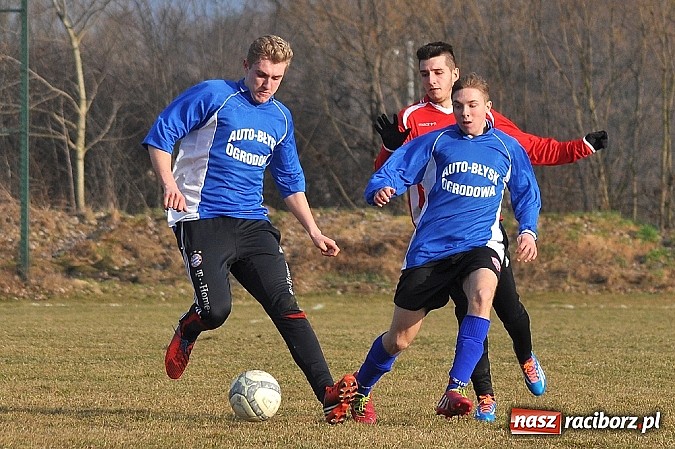 Zdjęcie w galerii na portalu naszraciborz.pl: Sparing: Unia gorsza o jedno trafienie wiadomości z regionu