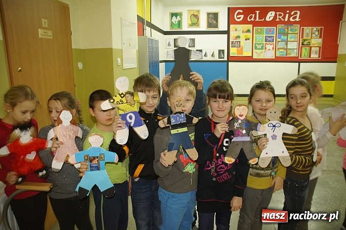 Zdjęcie w galerii na portalu naszraciborz.pl: Bądź kumplem, nie dokuczaj, czyli bezpiecznie w SP 1 wiadomości z regionu