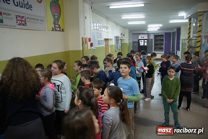 Zdjęcie w galerii na portalu naszraciborz.pl: Bądź kumplem, nie dokuczaj, czyli bezpiecznie w SP 1 wiadomości z regionu