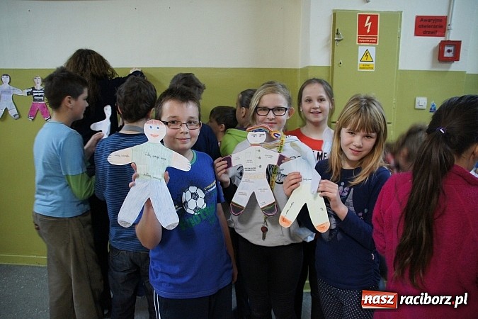 Zdjęcie w galerii na portalu naszraciborz.pl: Bądź kumplem, nie dokuczaj, czyli bezpiecznie w SP 1 wiadomości z regionu