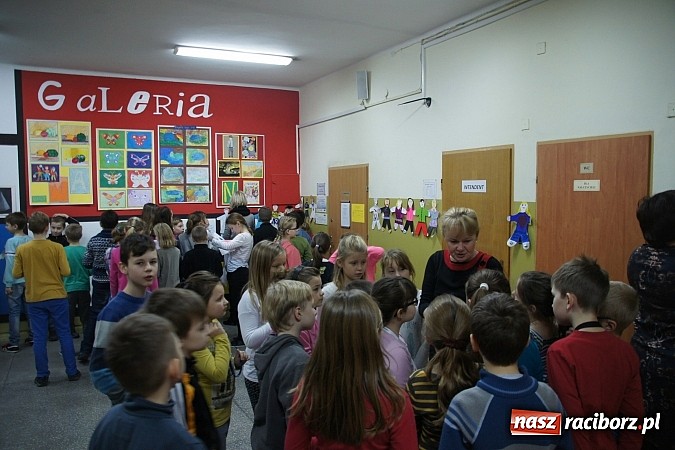 Zdjęcie w galerii na portalu naszraciborz.pl: Bądź kumplem, nie dokuczaj, czyli bezpiecznie w SP 1 wiadomości z regionu