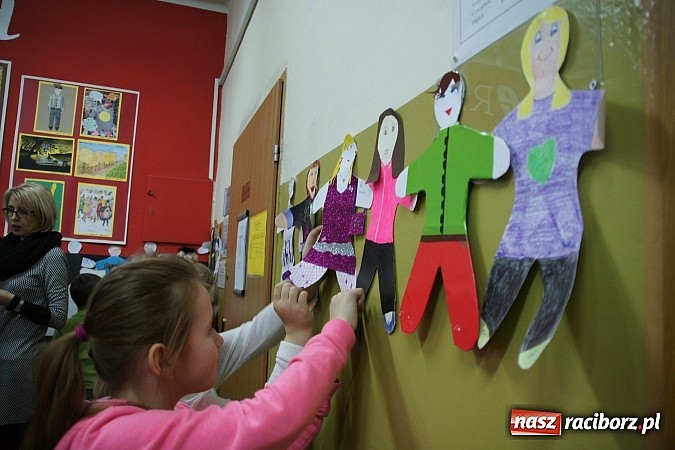 Zdjęcie w galerii na portalu naszraciborz.pl: Bądź kumplem, nie dokuczaj, czyli bezpiecznie w SP 1 wiadomości z regionu