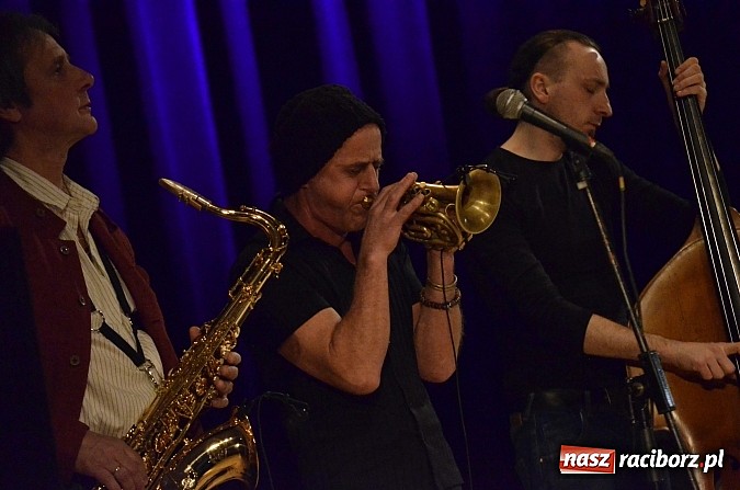 Zdjęcie w galerii na portalu naszraciborz.pl: Fantastyczny Soyka Kolektyw w Raciborskim Centrum Kultury wiadomości z regionu