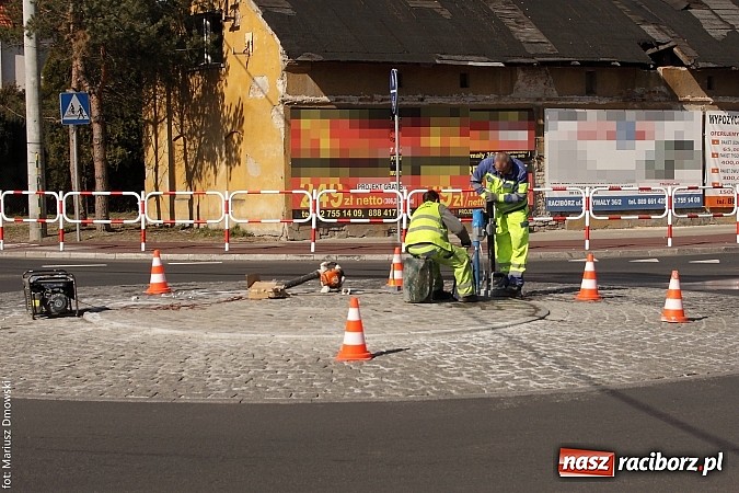 Zdjęcie w galerii na portalu naszraciborz.pl: Co powstaje na małym rondzie na Mariańskiej? wiadomości z regionu