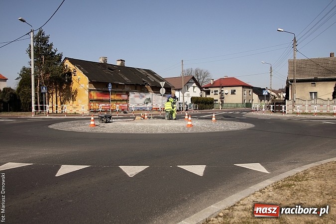 Zdjęcie w galerii na portalu naszraciborz.pl: Co powstaje na małym rondzie na Mariańskiej? wiadomości z regionu