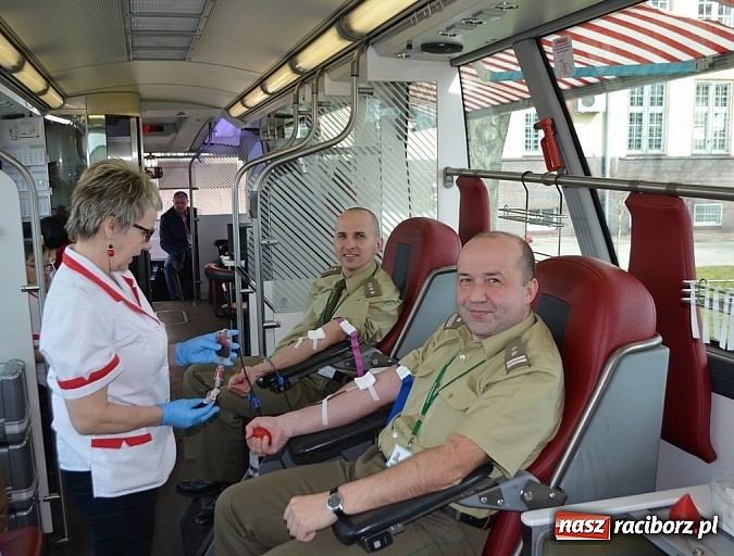 Zdjęcie w galerii na portalu naszraciborz.pl: Pogranicznicy zebrali ponad 26 litrów krwi wiadomości z regionu