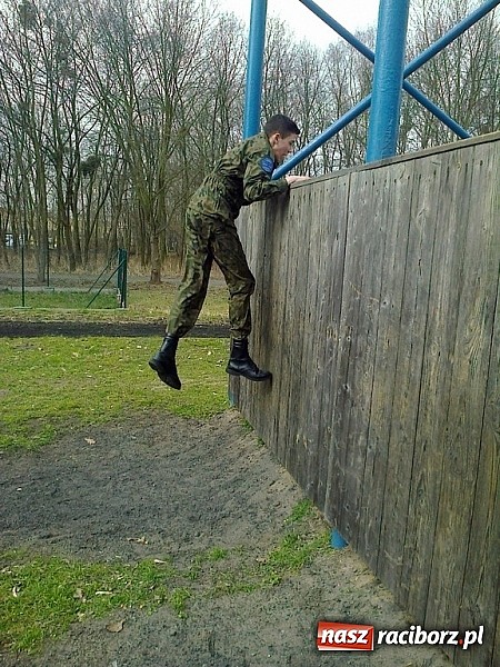 Zdjęcie w galerii na portalu naszraciborz.pl: Uczniowie ZSOMS w Wyższej Szkole Oficerskiej Wojsk Lądowych wiadomości z regionu