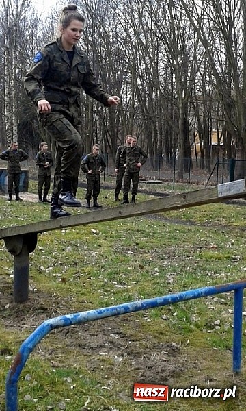 Zdjęcie w galerii na portalu naszraciborz.pl: Uczniowie ZSOMS w Wyższej Szkole Oficerskiej Wojsk Lądowych wiadomości z regionu