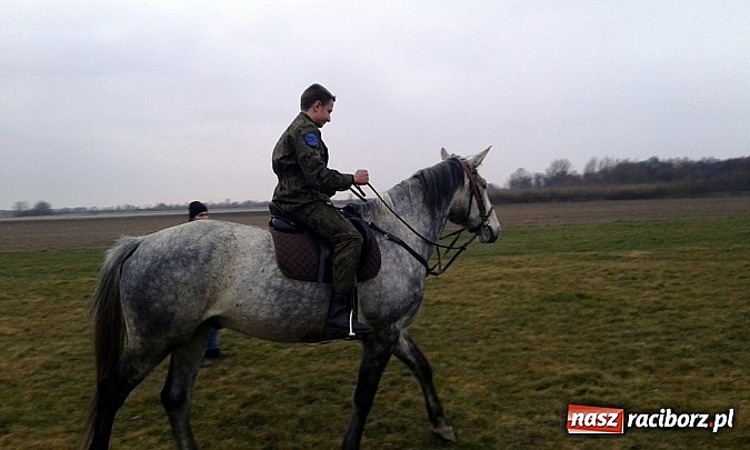 Zdjęcie w galerii na portalu naszraciborz.pl: Uczniowie ZSOMS w Wyższej Szkole Oficerskiej Wojsk Lądowych wiadomości z regionu