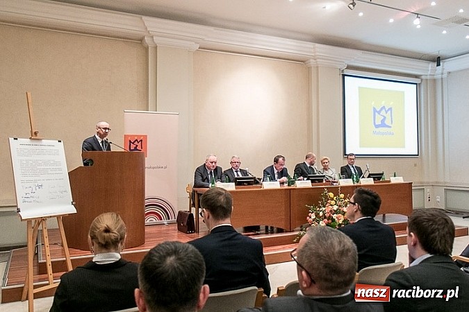 Zdjęcie w galerii na portalu naszraciborz.pl: Śląskie powietrze w centrum uwagi wiadomości z regionu