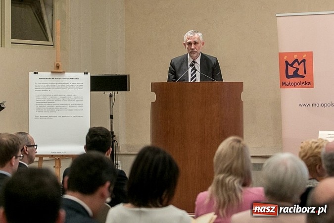 Zdjęcie w galerii na portalu naszraciborz.pl: Śląskie powietrze w centrum uwagi wiadomości z regionu