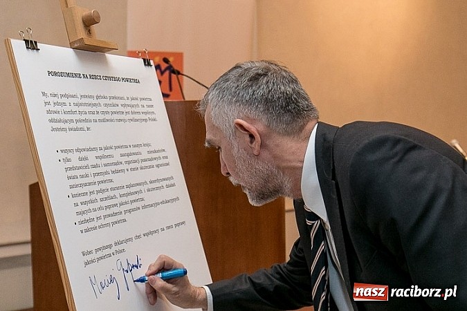 Zdjęcie w galerii na portalu naszraciborz.pl: Śląskie powietrze w centrum uwagi wiadomości z regionu