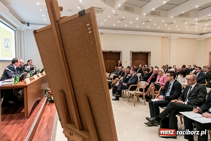 Zdjęcie w galerii na portalu naszraciborz.pl: Śląskie powietrze w centrum uwagi wiadomości z regionu