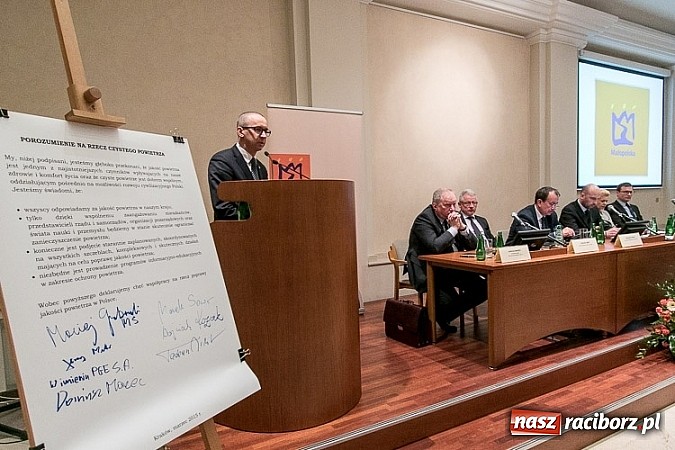 Zdjęcie w galerii na portalu naszraciborz.pl: Śląskie powietrze w centrum uwagi wiadomości z regionu