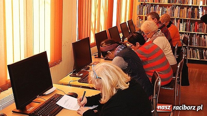 Zdjęcie w galerii na portalu naszraciborz.pl: Kolejna edycja kursu Internet 55+ już za nami wiadomości z regionu