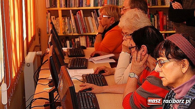 Zdjęcie w galerii na portalu naszraciborz.pl: Kolejna edycja kursu Internet 55+ już za nami wiadomości z regionu