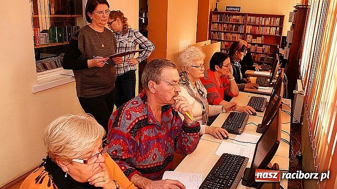 Zdjęcie w galerii na portalu naszraciborz.pl: Kolejna edycja kursu Internet 55+ już za nami wiadomości z regionu