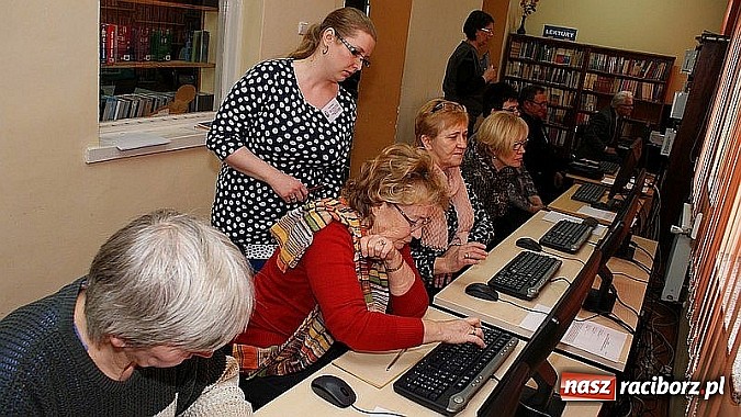 Zdjęcie w galerii na portalu naszraciborz.pl: Kolejna edycja kursu Internet 55+ już za nami wiadomości z regionu