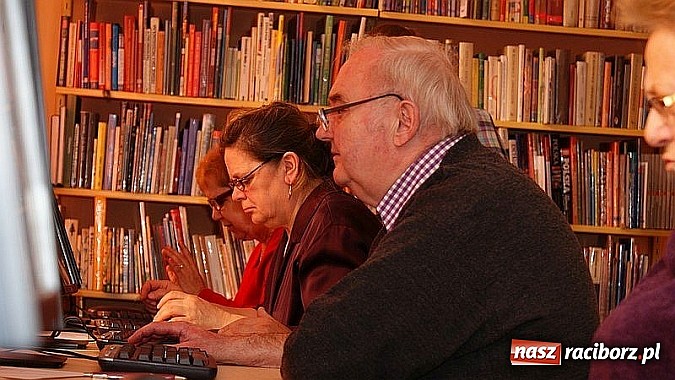 Zdjęcie w galerii na portalu naszraciborz.pl: Kolejna edycja kursu Internet 55+ już za nami wiadomości z regionu