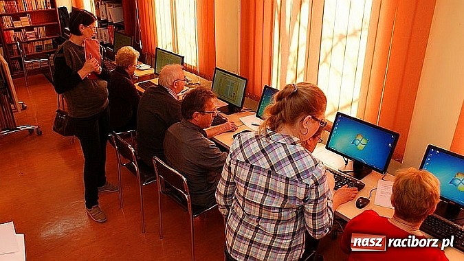 Zdjęcie w galerii na portalu naszraciborz.pl: Kolejna edycja kursu Internet 55+ już za nami wiadomości z regionu