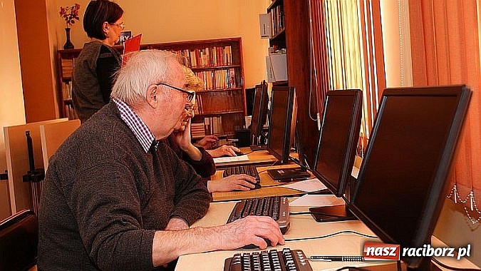 Zdjęcie w galerii na portalu naszraciborz.pl: Kolejna edycja kursu Internet 55+ już za nami wiadomości z regionu