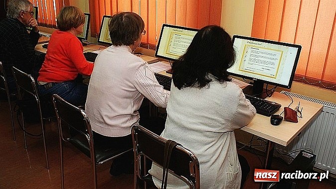 Zdjęcie w galerii na portalu naszraciborz.pl: Kolejna edycja kursu Internet 55+ już za nami wiadomości z regionu
