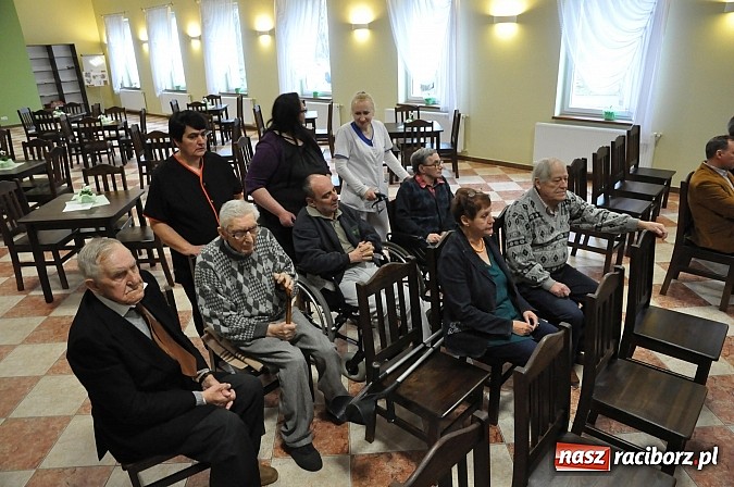 Zdjęcie w galerii na portalu naszraciborz.pl: Buk w Rudach ma nowe życie. Kiedyś ośrodek wypoczynkowy, dziś dom seniora wiadomości z regionu