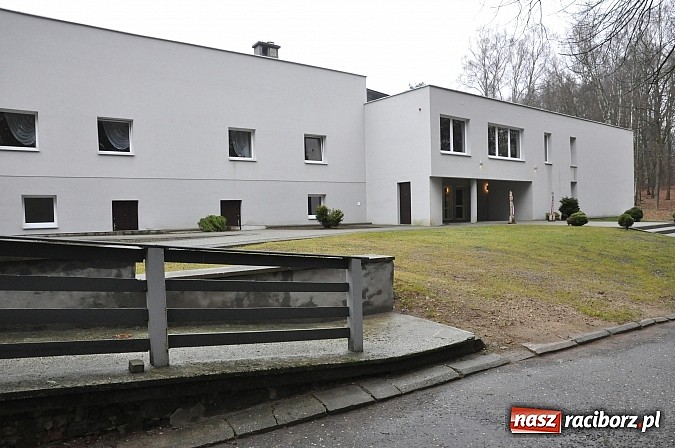 Zdjęcie w galerii na portalu naszraciborz.pl: Buk w Rudach ma nowe życie. Kiedyś ośrodek wypoczynkowy, dziś dom seniora wiadomości z regionu