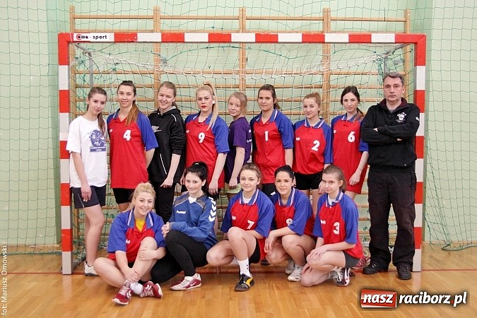 Zdjęcie w galerii na portalu naszraciborz.pl: Piłka Ręczna Dziewcząt Szk&oacute;ł Ponadgimnazjalnych wiadomości z regionu
