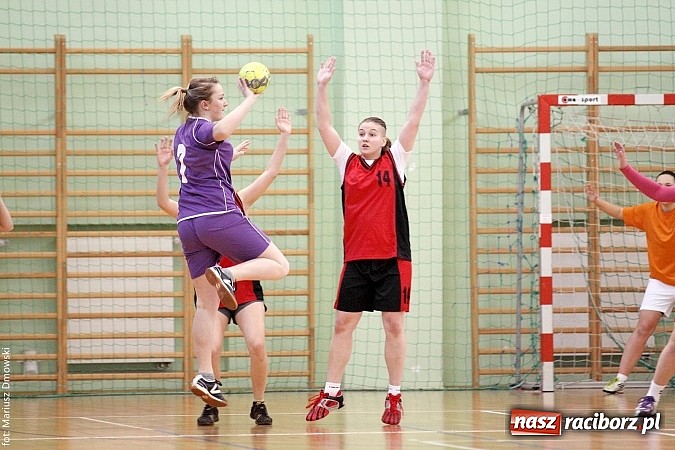 Zdjęcie w galerii na portalu naszraciborz.pl: Piłka Ręczna Dziewcząt Szk&oacute;ł Ponadgimnazjalnych wiadomości z regionu